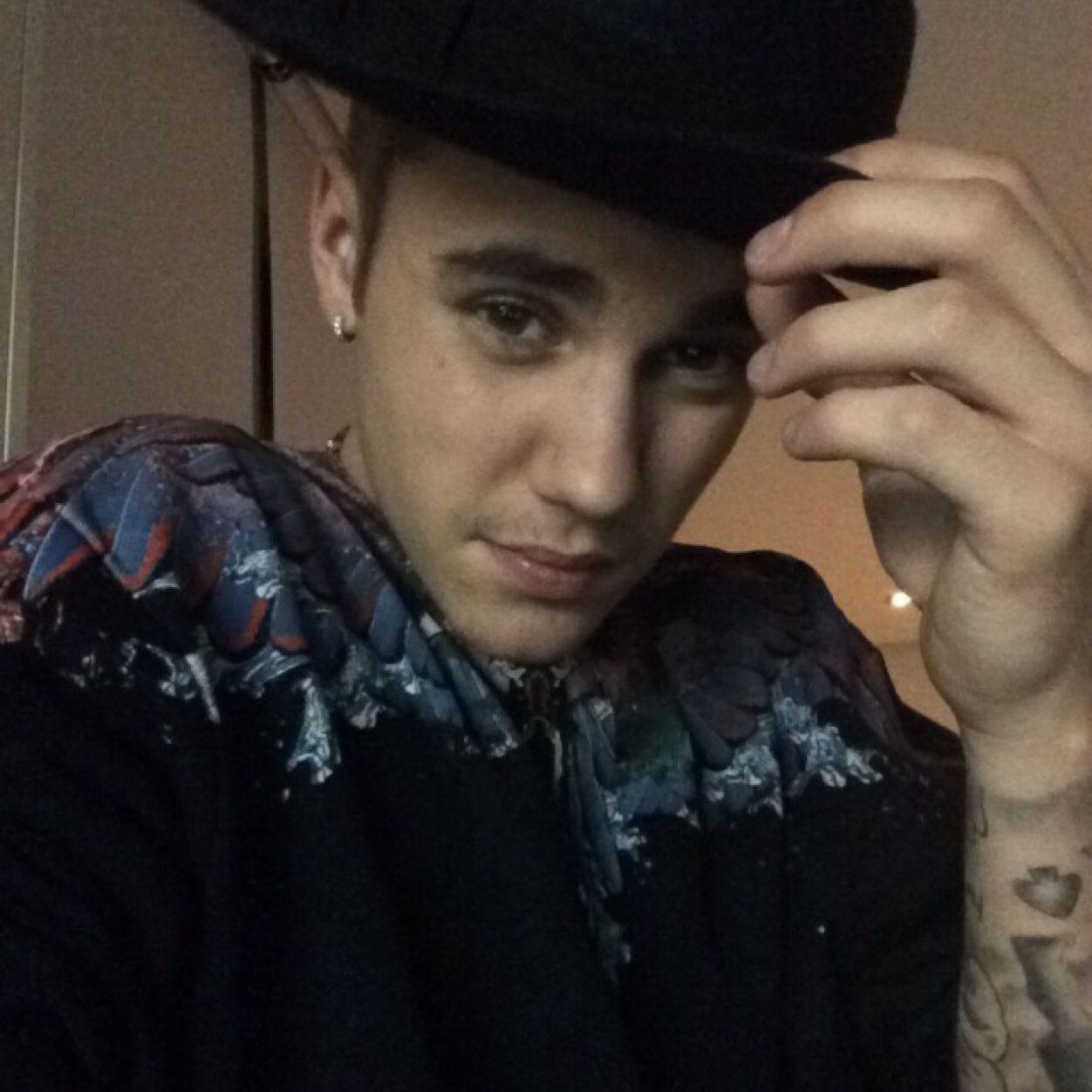 Please Notice Me Justin| GOOOO CANADA! Toronto Maple Leafs! | Justin you are my world. Lives in England:/ Want to live in Atlanta, America3
