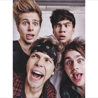 classyemxtions's profile picture. luke hemmings & arizona ♡