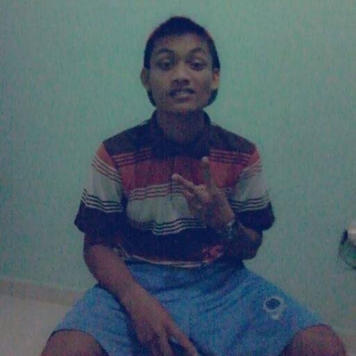 Mencintaimu hanya butuh waktu beberapa detik, namun untuk melupakanmu butuh waktu seumur hidupku.