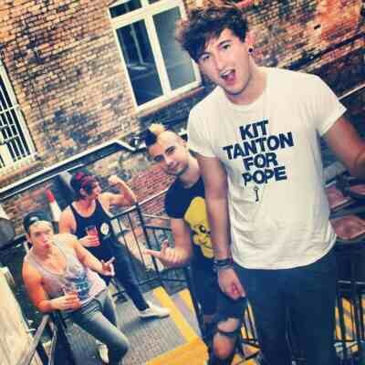 WE LOVE ROOM 94!!!!!!!!!!!!!!! Personal's~ @georgiahunter24 & @jennifercaris2 & @xEllieTuckx | @ROOM94 followed 23.2.14!! x