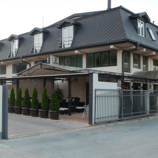 ClubTopcider's profile picture. Udobni, savremeno opremljeni apartmani koji se nalaze u hladu Košutnjaka, sa odličnom vezom prema svim delovima grada.
Restoran od 110 mesta za vaše proslave.