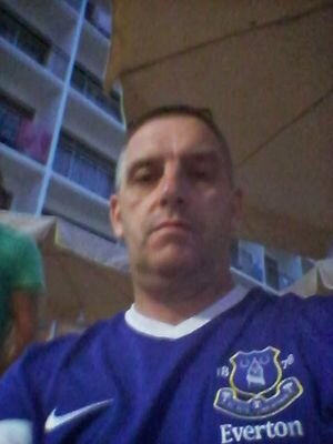 into good music, ukuleles. Cajon player withThe Travelling Wannabes a ukulele band. EFC fan.
Likes good fooball at any level,
love a good joke and a good pun