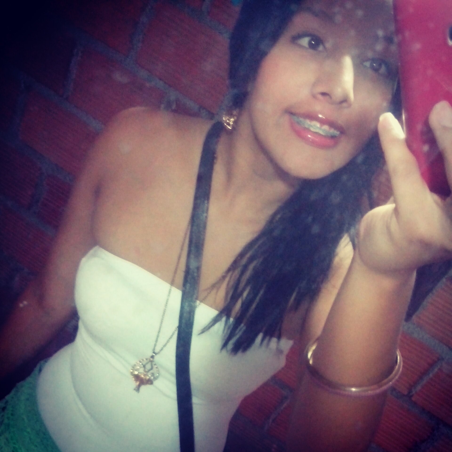 Si eres valiente para Decir ADIOS la vida te recompensara con un nuevo HOLA por que lo que unos desperdician otros mueren por tenerlo  ♥http://t.co/ZzF3pRBTgj♥