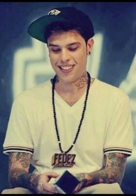 ~Amo Fedez Emis Killa Guè Salmo Eminem e tanti altri :')~ Follow me❤