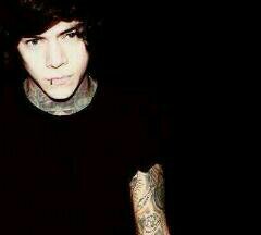 idek what to say but hey ur acc seems cool so maybe lets be mutuals on @larrythotsides & @turntmagsider ok ok