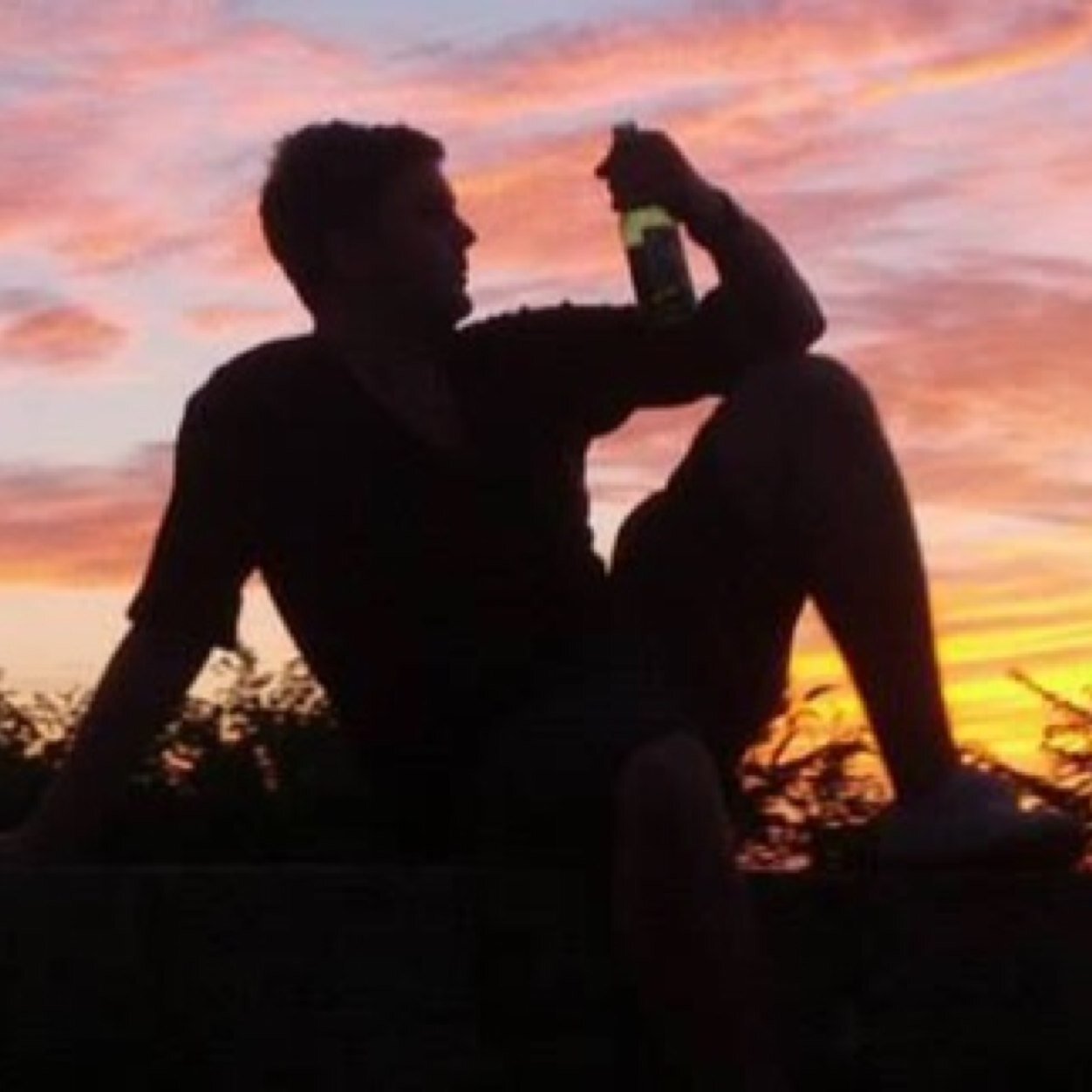 et_cpbw's profile picture. Sport and Music. Cards and Poker. Beer and Gin. #CFC disciple. I wish Thom Yorke, Garth Crooks and Patrick Reed would just get in the sea.