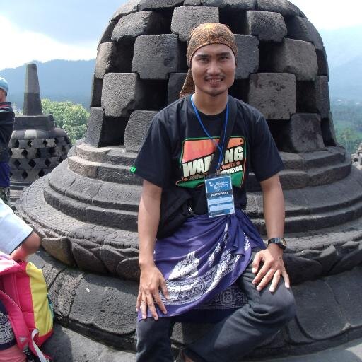 berpetualang, berbagi dan berkarya.