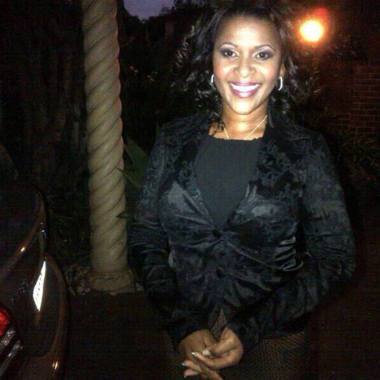 Follow if you love & support Sindy Mabe.
