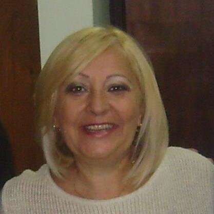 licenciada en música, locutora, animadora conductora del programa                    Usted yo y algo mas