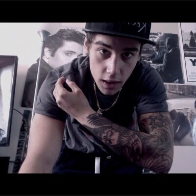 i just gave you a free follow so please follow @gagn_j she follow back ;)