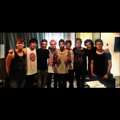 Fuck you !! I love one direction and 5seconds of summer ❤️❤️