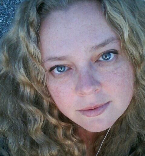 sugarbee_amy's profile picture. Singer/songwriter, graphic artist, part hippie, part mermaid, optimist from Canada.