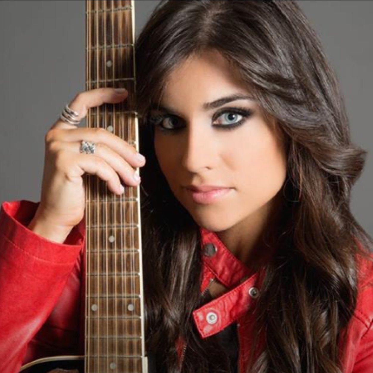 Cantante y compositora Salmantina:) http://t.co/CeVQ2k1lzg