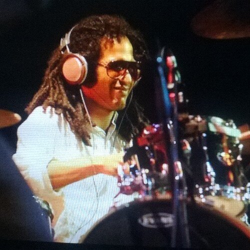 Músico en http://t.co/zwMdmJYdOTArtista @soultoneCymbals TamaDrums