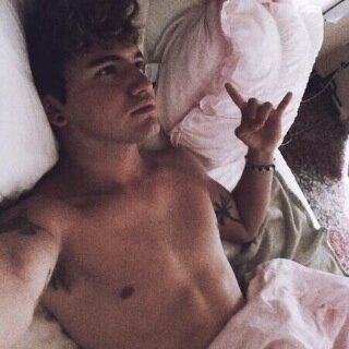 follow @fuckscaylen , I'll be checking & I'll follow back