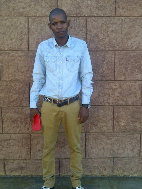 I am loving,caring,little bid shy and naughty too but gays don't bother to comment tweet of follow please I ride girls end of the story