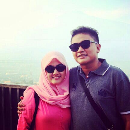 I'm a DJ I love hip hop ilove my fam ilove my wife @DhamasPS :* ♥ ,Airlangga University 13