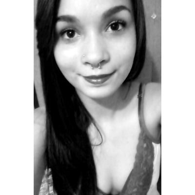 Snapchat:belinhabiscoito,  Instagram: belasiilva, Facebook: Isabela Silva