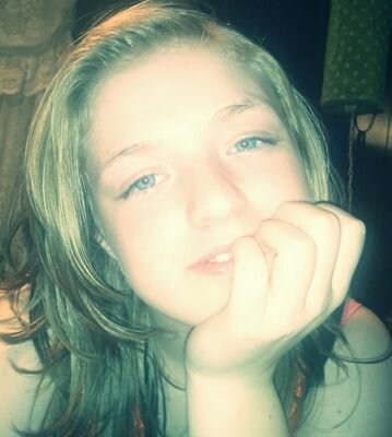 im from Alabama im country I luv amc twd I hav 5 bros tha only gurll im active I hav kik kik me @dis_gurll_carrington ill luv too talk at any time :)