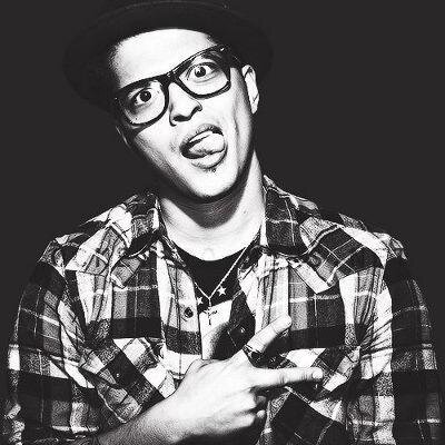 She ran away with all my money. But I'm digging a ditch for that gold-digging bitch. Musician. Lover. Midget. Sex dragon. Gorilla #BangBang (18+RP NOT Bruno)
