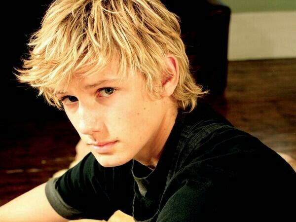 samual_mason's profile picture. My father is @samevans_evans. My mother is @Secductive_Quinn and my pain in the ass sister is Maddie. Love my godmother @SweetRachelB. 16 years old. (Vampire)