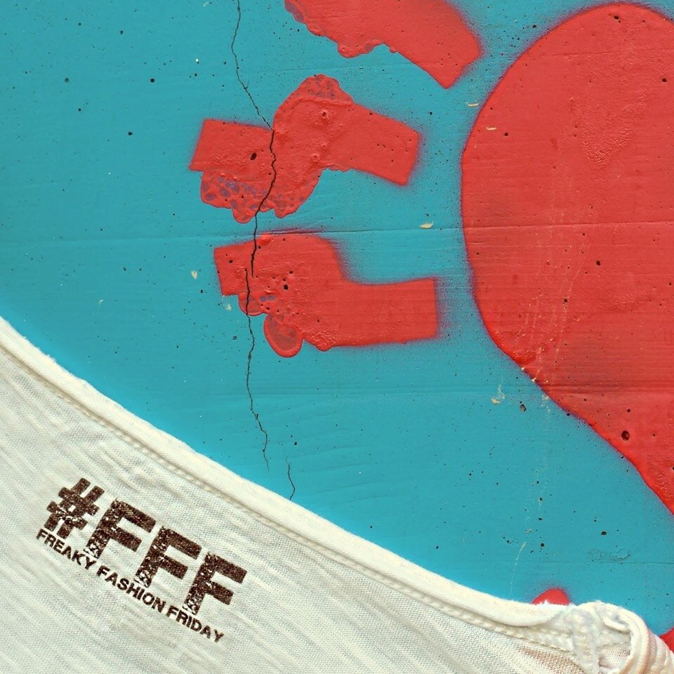 #FFF #FreakyFashionFriday #Tshirt #Official #Twitter https://t.co/1c55XLlWS5 http://t.co/9rQtbtT0Qw