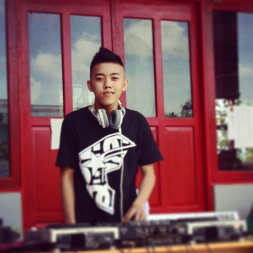 A.K.A Bboy Chines|DJ Victor|Eat DOTA Sleep|INDONESIA .Centra Borneo |♥Yesus