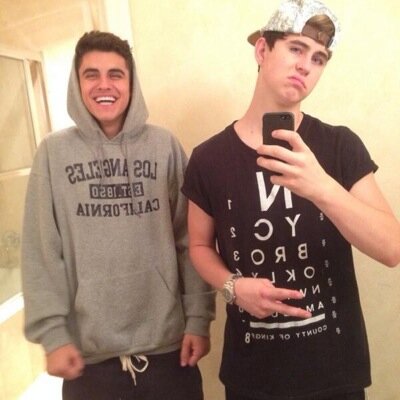 Follow @StunningHayes (: thank you