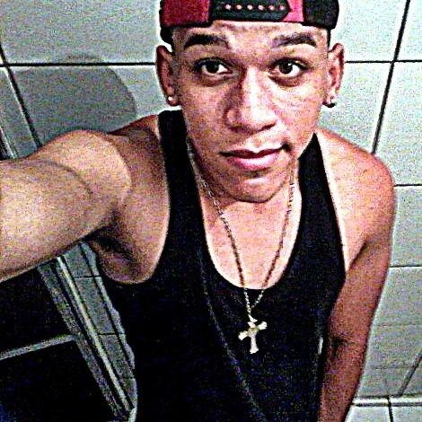 sou santa cruz ate a morte,gosto muito de hip hop americano, e Futuro reporte esportivo de radio..(se DEUS quiser)..