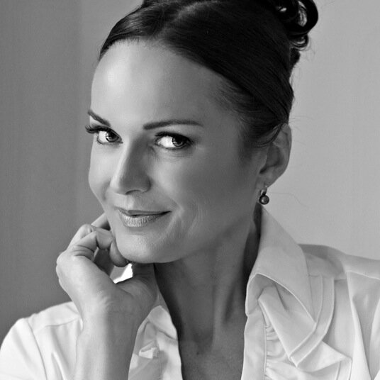 I am a foodie fitness model and a restaurant & food reviewer for http://t.co/ikcvKs0Qxl... come enjoy some reviews and inspiring stories on my site.