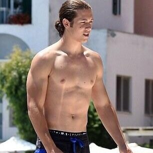 leo_bu_howard's profile picture. @Leo_r_howard bu