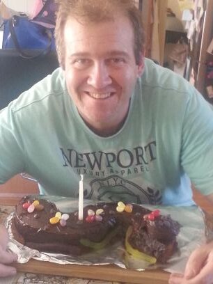 Husband and father. Passionate and opinionated lover of running, sport, podcasts, reading, writing, movies and music! All opinions are my own.