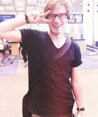 NurulMieke's profile picture. i hope felix will noticed me ♡.