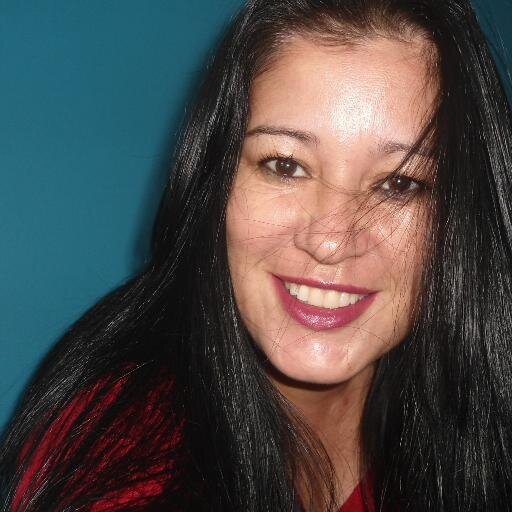 Eu sou linda maravilhosa , uma pessoa amável ,  q ama a vida solidaria amiga .tenho muito amor ao próximo. é essa sou eu.
....
