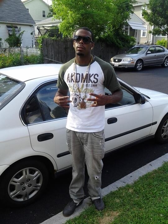 My name is Chris James im  27 from the eastside of providence im 5'10 I weight 165 I love and miss my people that died from the eastside of prov
