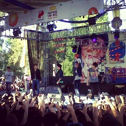 somos 500 fans de torreon muertas por CD9 nos gustan por que son sensillos guapos ect ect ....... sin ellos no vivimos amamos a los castores