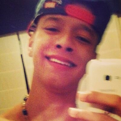 whatsapp - 662068342  -- instagram- WilliamMontoya15