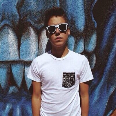 THIS IS A FREE FOLLOW PLEASE FOLLOW @mattsxbabe SHE GAVE YOU THIS FOLLOW. SHELL FOLLOW BACK ONLY IF UR A 12/12 FAN. AND IF SHE DOESNT JUST ASK FOR ONE.