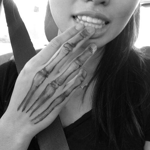 keeplosinweight's profile picture. feeling super super suicidal