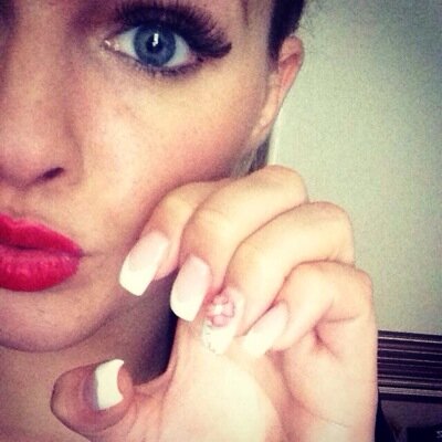 Interested in nails, eyelashes and all things fake?! Well you're in the right place. Follow me ✌️