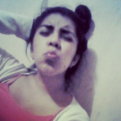 SaraMulticolor's profile picture. Bien cierto es que lo difícil no es vivir con las personas, lo difícil es comprenderlas...