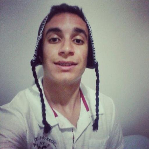 Superar é preciso. Seguir em frente é essencial. Olhar pra trás é perda de tempo. Passado se fosse bom era presente!    ℱé ℰm Ɗeus