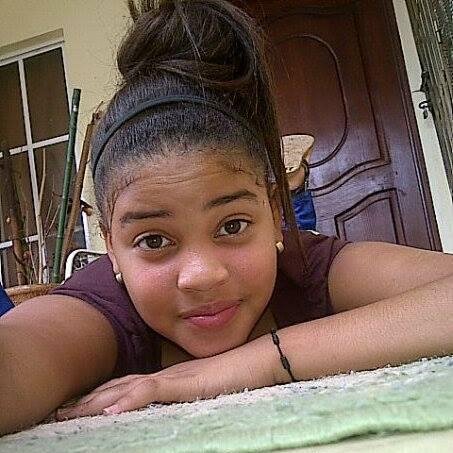 ~ Siempre Sonrio Aunque Este En Mis Peores MOmentos ^.^ 
♥-- *-*---- Aprende A Darle Tiempo Al Tiempo , Por Que Quien Hoy No Te Valora Mañana Te Extraña --- *_*