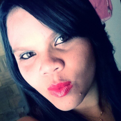 MayaraMara08's profile picture. Loucura mesmo é você deixar de ser feliz com medo do que os outros vão achar.