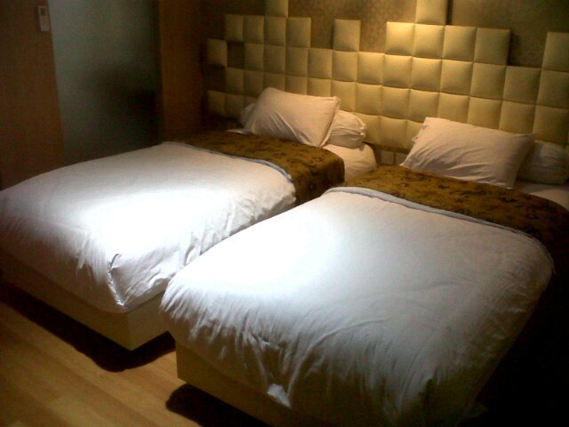 Official Twitter account Griya Jogja Hotel
 
 Hotel, Meeting Room, Resto & Spa
 Jl Pakuningratan No 3 Telp (0274) 553355
 (200 Meter Utara Tugu Jogja)