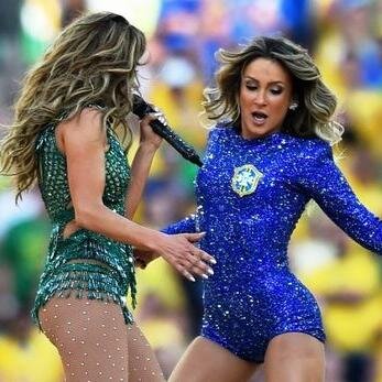 Eu sou Claudia Leitte com muito orgulho com muito amor.