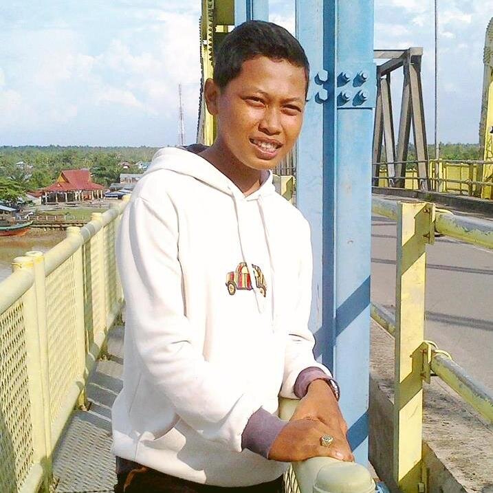 gak bisa tidur, bisanya baring-baring sambil merem doank.
Tapi kalo udah tidur suka gak sadar.