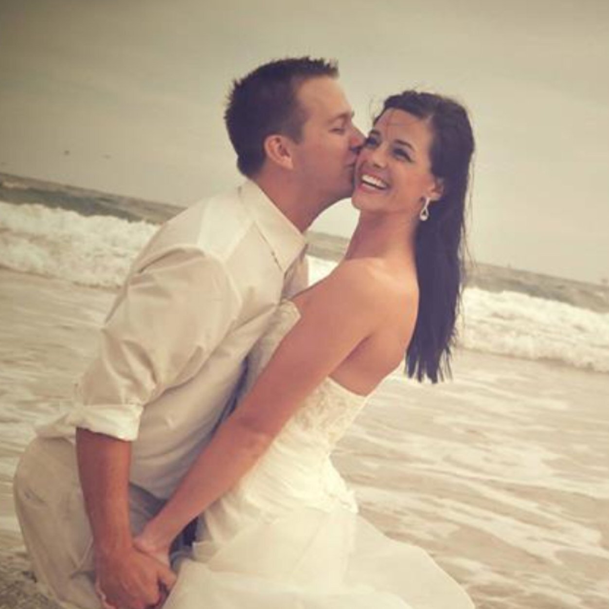 Jesus follower. Beyond blessed with my amazingly awesome husband @matthewgrissom. Beagle lover. Merciful exhortationist.