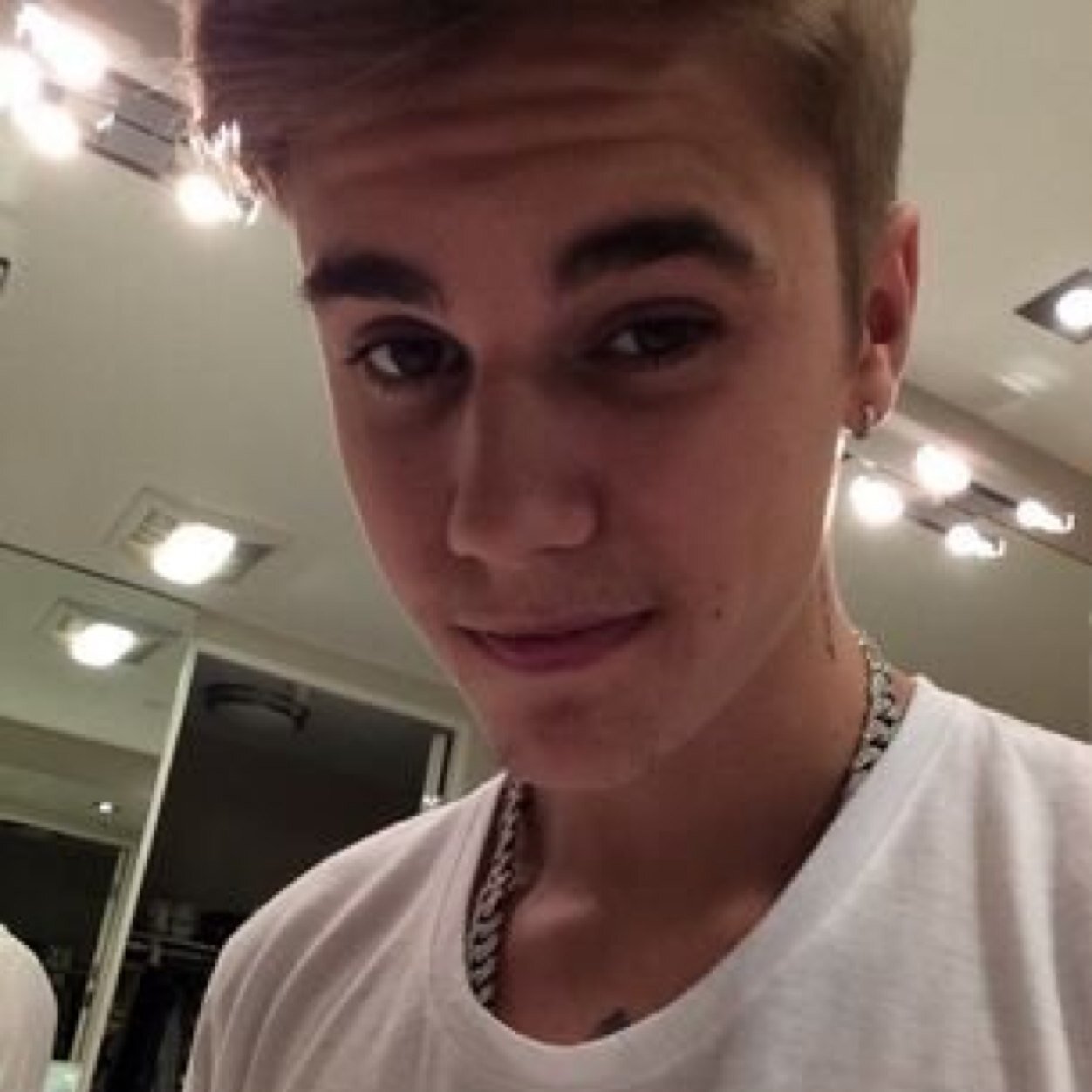 8-11-13 lo tuve 2 m. We want his notice, we'll always be there for him 'cuz he is always for us. #Believe. Cordoba- Argentina (LIFE IS SWAG)