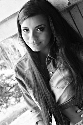 jaquedayliele's profile picture. Eu segurei muitas coisas em minhas mãos, e eu perdi tudo; mas tudo que que eu coloquei nas mãos de Deus eu ainda possuo.